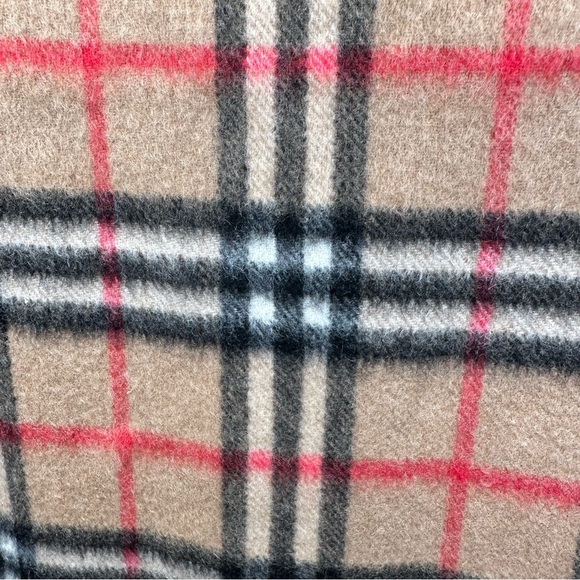 Burberry Camel Nova Check 100% Cashmere Scarf (0088  Burberry Classic Nova Check Cashmere Scarf Camel